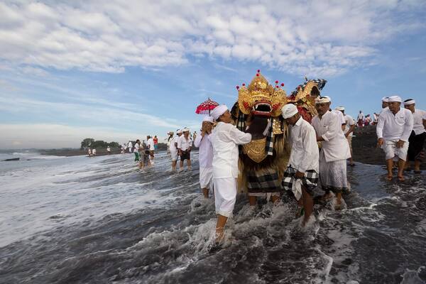 Pantai Siyut, Gianyar: Pasir Hitam Panjang yang Masih Sepi