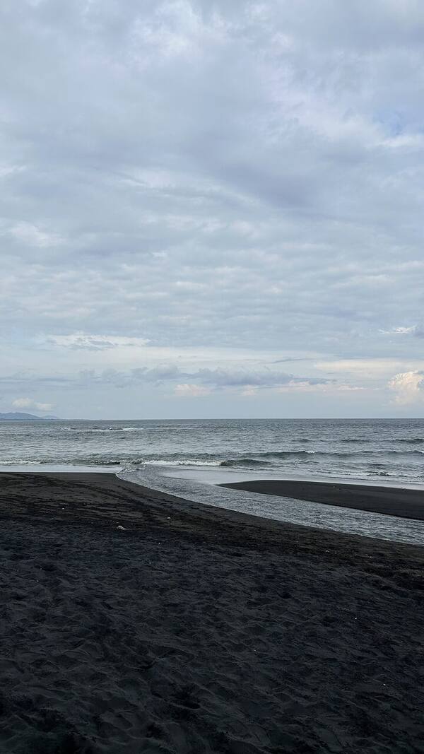 Pantai Siyut, Gianyar: Pasir Hitam Panjang yang Masih Sepi