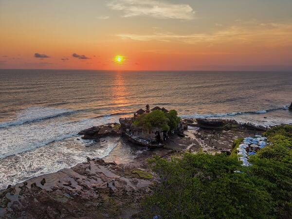 Pantai Terbaik di Bali 2026: 15 Pantai untuk Berenang, Surfing, Snorkeling & Sunset per Tujuan