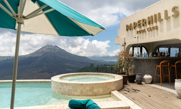 Paperhills Kintamani: Kafe & Pool Club Berundak di Bibir Kaldera Batur untuk Sarapan Sunrise