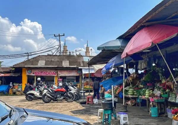 Pasar Candikuning, Bedugul: Stroberi, Bunga, dan Rempah Dataran Tinggi