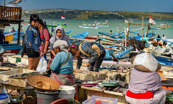 Pasar Ikan Kedonganan: Cara Hemat Makan Seafood Bakar di Jimbaran