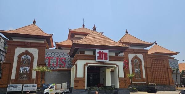 Pasar Semarapura Klungkung: Berburu Endek & Songket di Samping Kerta Gosa