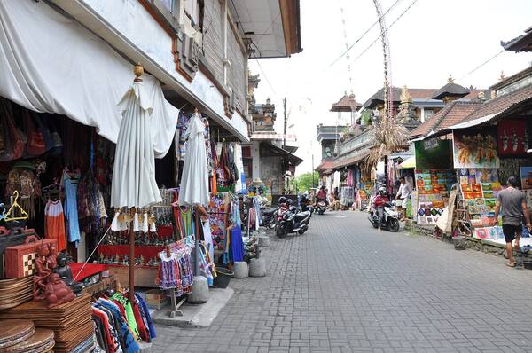 Pasar Seni Ubud: Panduan Menawar, Jam Terbaik & Belanja Cerdas