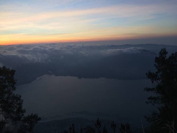 Pendakian Gunung Abang Kintamani: Puncak Sepi di Tepi Kaldera Batur
