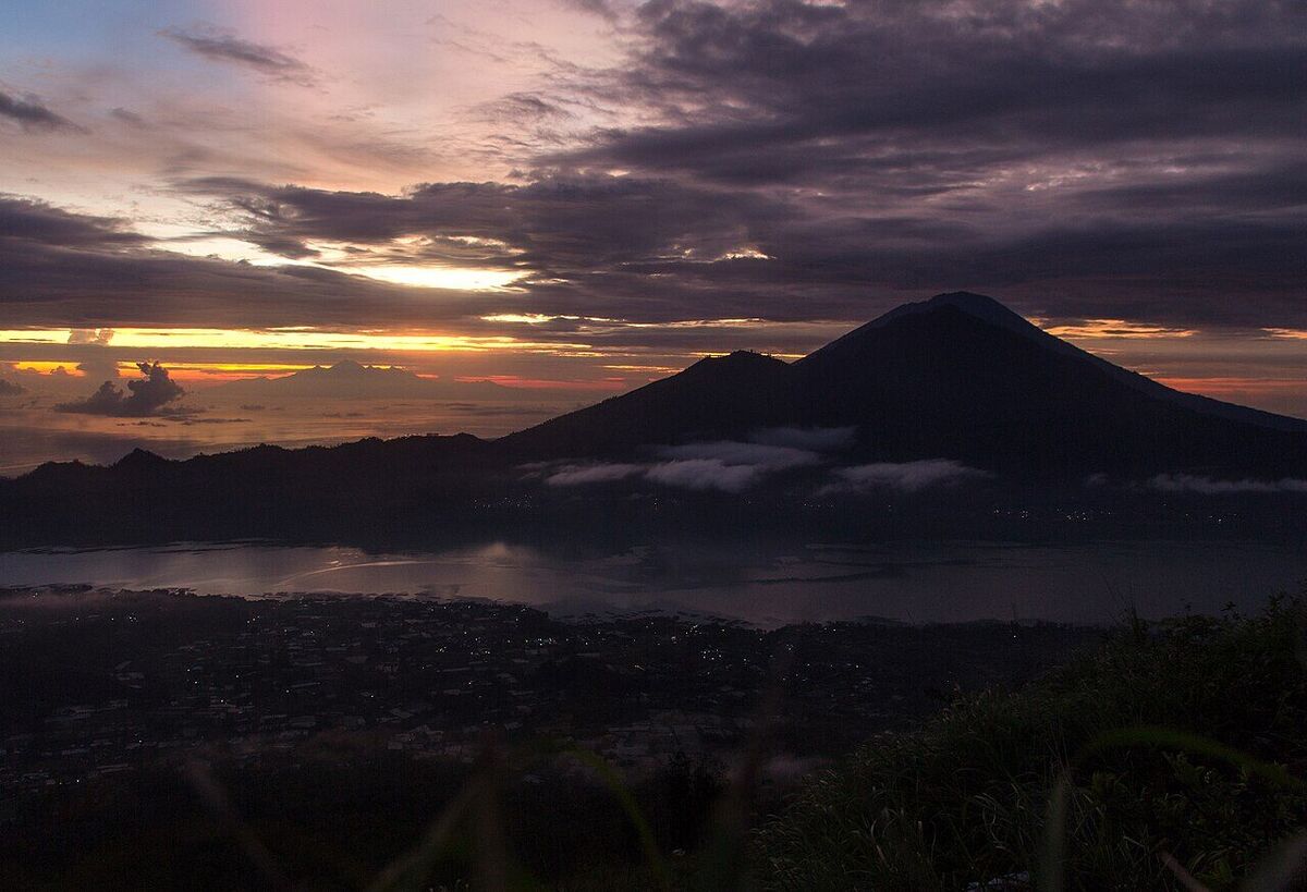 Pinggan Village Sunrise Point: The Land Above the Clouds in Kintamani