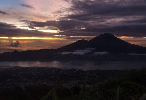 Pinggan Village Sunrise Point: The Land Above the Clouds in Kintamani