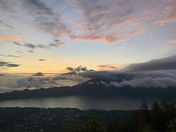 Pinggan Village Sunrise Point: Negeri di Atas Awan di Kintamani