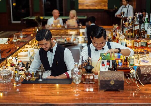 Pinstripe Bar Ubud: Harga Koktail, Live Jazz, dan Berapa Habisnya