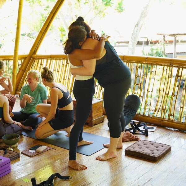Power of Now Oasis: Yoga Bambu Tepi Pantai Mertasari, Sanur