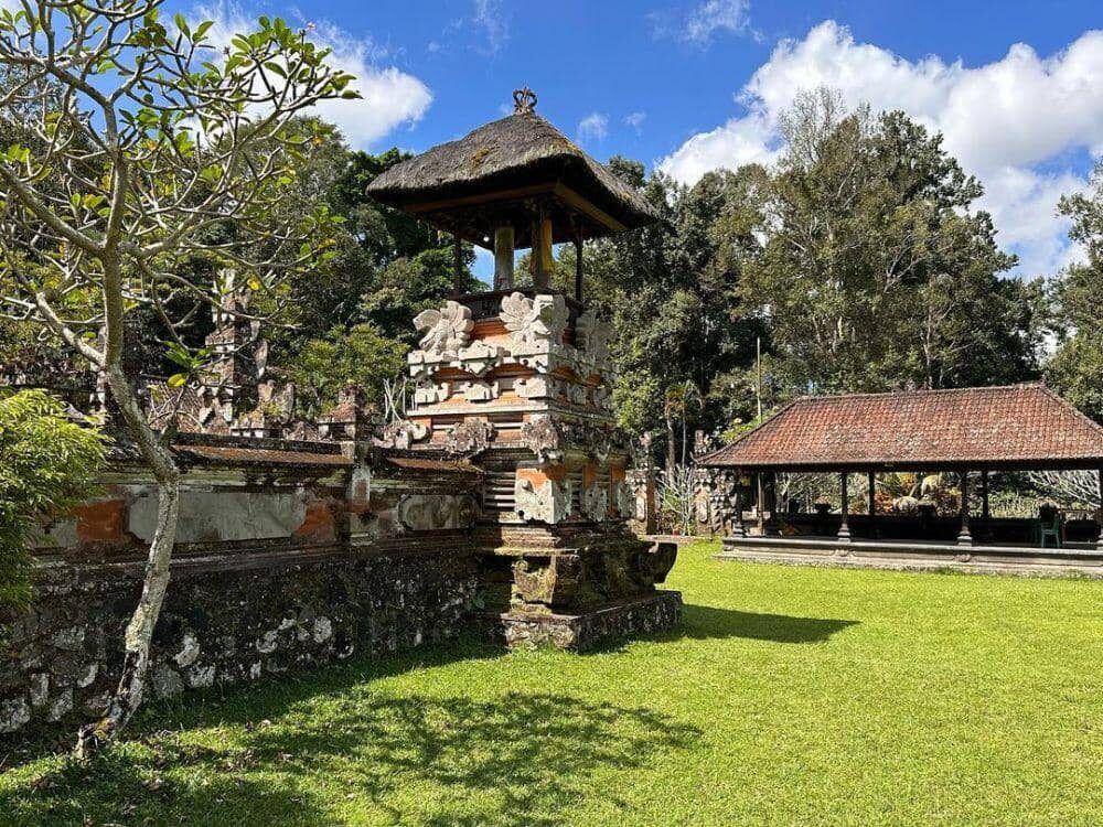 Pura Besi Kalung or Batukaru: Which Tabanan Temple to Visit?