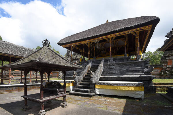 Pura Dalem Balingkang: Jejak Cinta Bali–Tionghoa di Dasar Kaldera Batur