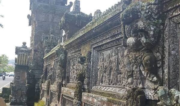 Pura Dalem Penunggekan, Bangli: Relief Karma Phala yang Dilewati Semua Orang