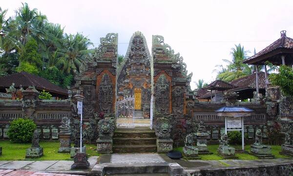 Pura Dalem Sidan, Gianyar: Membaca Relief Neraka di Pura Kematian Abad ke-17