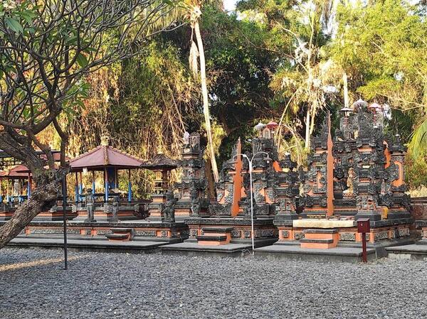 Pura Gambur Anglayang, Kubutambahan: Can You Enter? Is There a Fee?