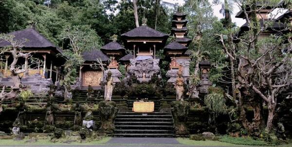 Pura Gunung Lebah Ubud: Pura Kuno di Pertemuan Dua Sungai yang Sering Dilewatkan