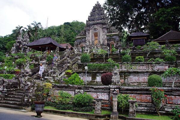 Pura Kehen Bangli: Pura Berteras Delapan yang Tenang dan Megah