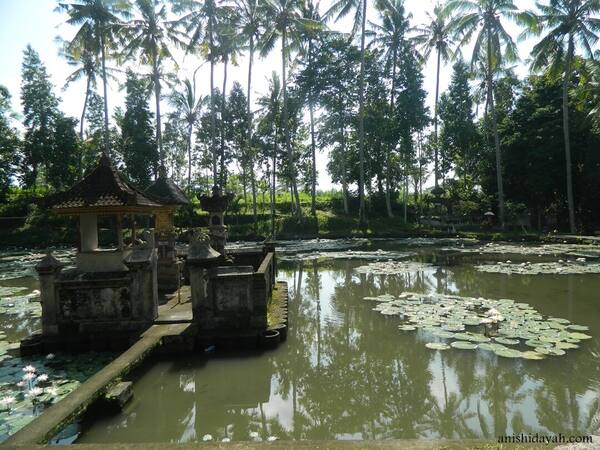 Pura Langgar Bunutin, Bangli: Pura Hindu dengan Bangunan Bergaya Musala