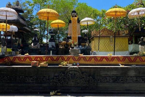 Pura Luhur Candi Narmada Tanah Kilap, Denpasar: Pura Muara Tukad Badung dengan Griya Kongco Dewi Kwan Im