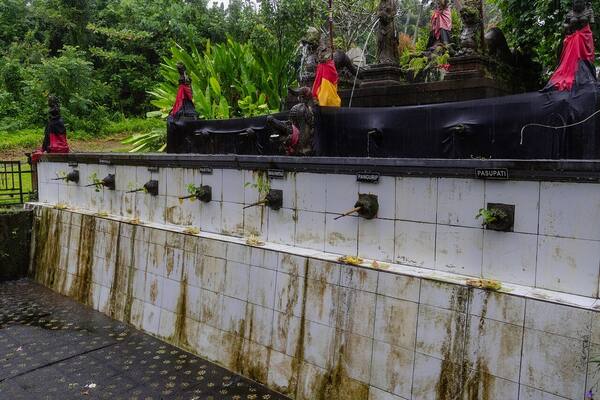 Pura Luhur Tamba Waras: Tabanan's Quiet Healing Temple on the Slopes of Batukaru