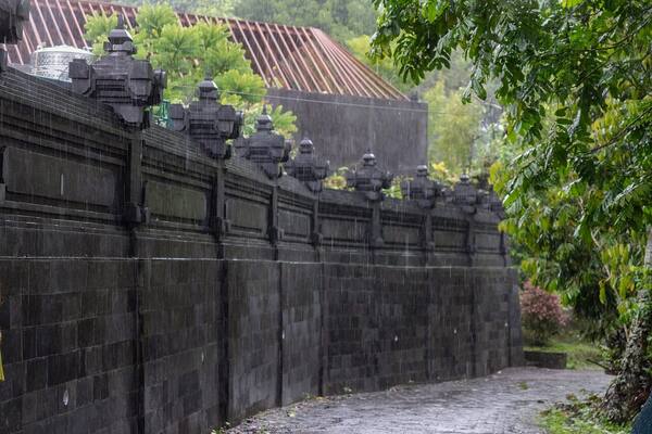 Pura Luhur Tamba Waras: Pura Penyembuhan yang Sunyi di Lereng Batukaru, Tabanan
