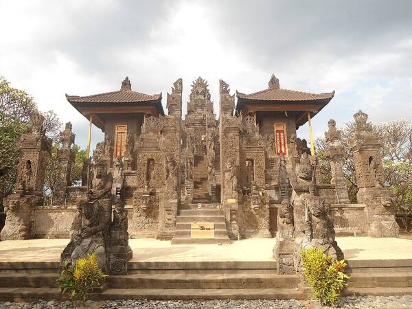 Pura Maduwe Karang: The ‘Man on a Bicycle’ Relief Everyone Misses on the Way to Lovina