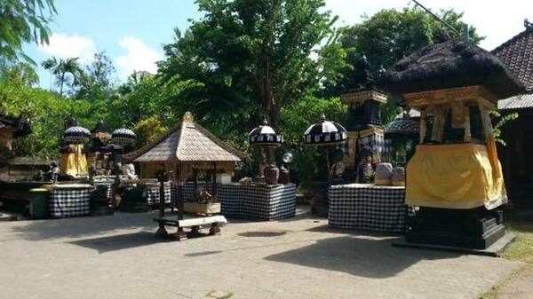 Pura Masceti Gianyar: Pura Sad Kahyangan di Tepi Pantai Pasir Hitam