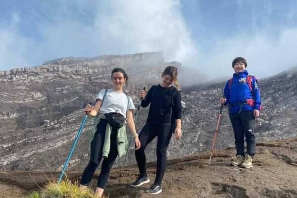 Pura Pasar Agung: Gerbang Sunyi di Lereng Gunung Agung