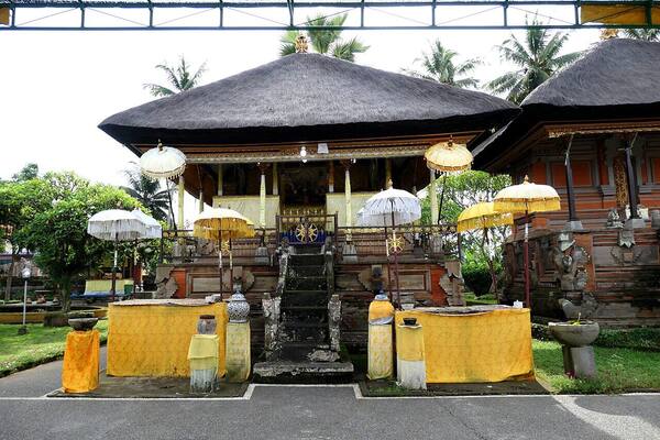 Pura Pusering Jagat, Pejeng: Pura Abad ke-14 yang Dijuluki “Pusar Dunia”