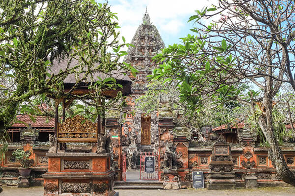 Pura Taman Pule Mas: Odalan Kuningan, Donasi & Aturan Masuk