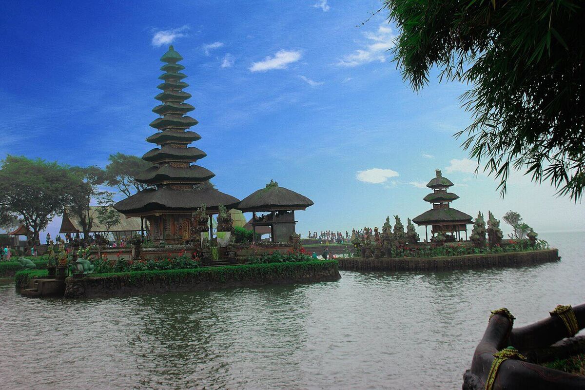 Pura Ulun Danu Beratan: Bali's Icon on a Cool Highland Lake in Bedugul