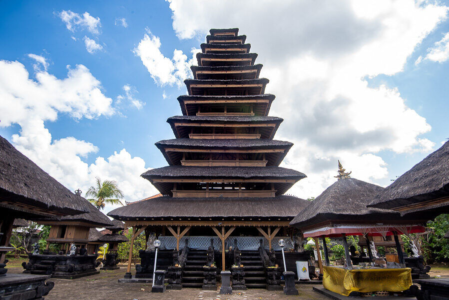 Pura Ulun Siwi Jimbaran: The Old Temple Every Seafood Tourist Walks Past