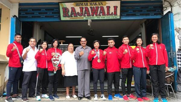 RM Rajawali Klungkung: Ayam Asap Sejak 1980, Harga dan Jam
