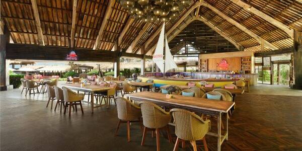 Roosterfish Beach Club Pandawa: Jam, Minimum Spend, Reservasi