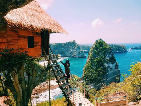 Rumah Pohon Molenteng, Nusa Penida: Sunrise Above the Thousand Island Panorama