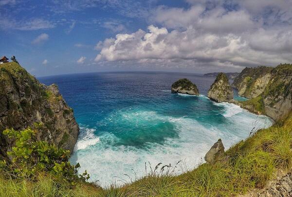 Rumah Pohon Molenteng Nusa Penida: Sunrise di Atas Panorama Thousand Island