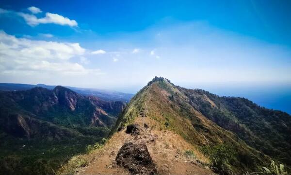 Rute ke Bukit Mende Kintamani untuk Sunrise dari Penelokan