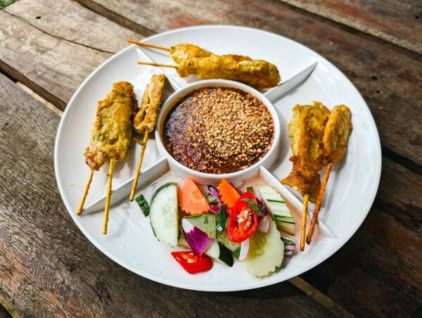 Rute Wisata Kuliner Bali 2026: 4 Jalur Warung Legendaris, Jam Ludes & Kisaran Harga