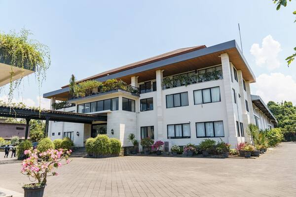 Sababay Winery, Gianyar: Winery Tour & Wine Tasting with Grapes from Buleleng Farmers