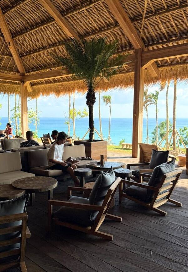 Saltwood Bingin Uluwatu: Oven, Taman & Api di Tepi Tebing, Buka Sejak Subuh