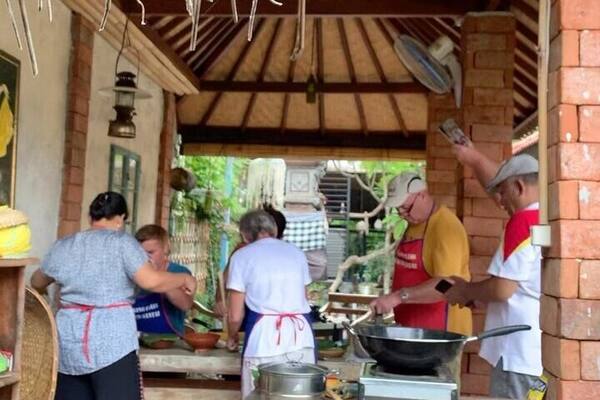 Santai Warung Pemuteran: Menu, Harga, dan Kelas Masak
