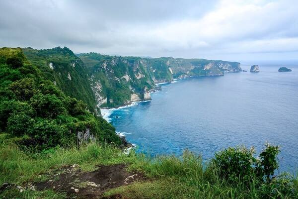 Saren Cliff Point Nusa Penida: Ayunan Tebing Gratis yang Sepi