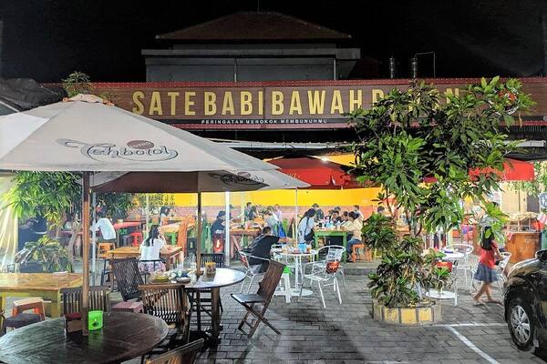 Sate Babi Bawah Pohon: Sate Babi Legendaris Bali di Legian