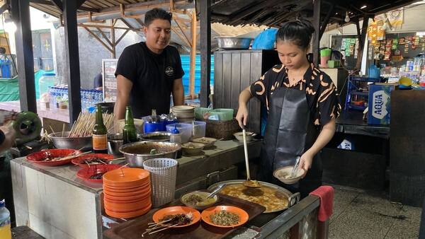 Sate Kambing Ibu Safiah Klungkung: Rp3 Ribu per Tusuk