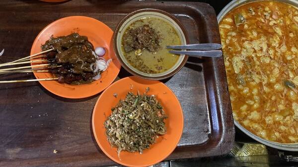 Sate Kambing Ibu Safiah Klungkung: Rp3 Ribu per Tusuk