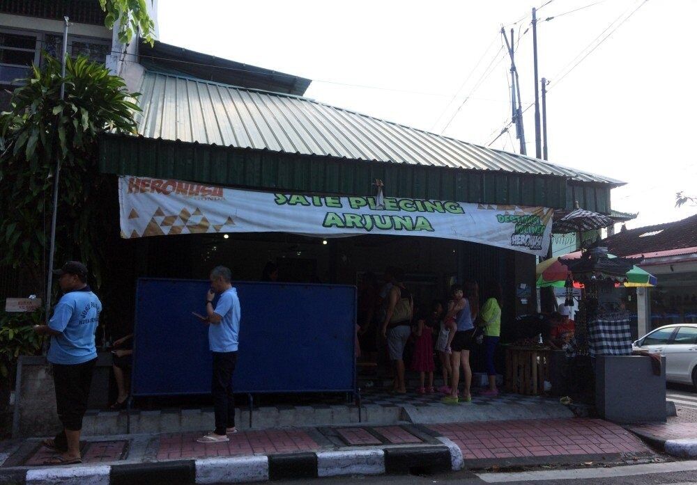 Sate Plecing Arjuna, Denpasar: The Legendary Fiery Sambal Behind the Lunchtime Queue