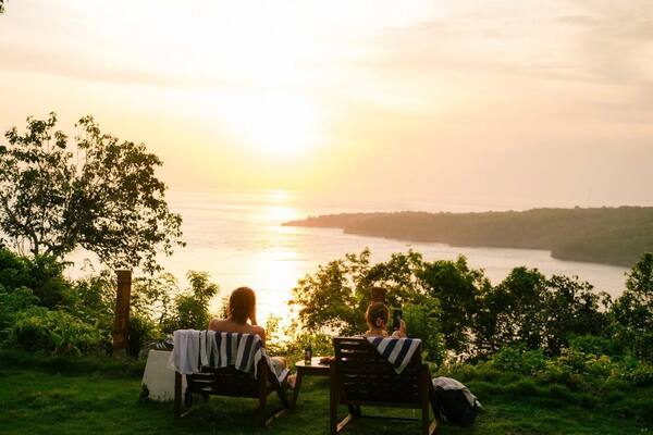Sebelum ke Amok Sunset Nusa Penida: Kapal Terakhir, Harga, Kolam