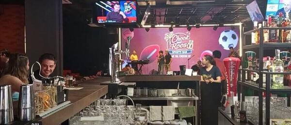 Sebelum ke Chook & Roos Legian: Nama Lama, Siaran, Meja TV