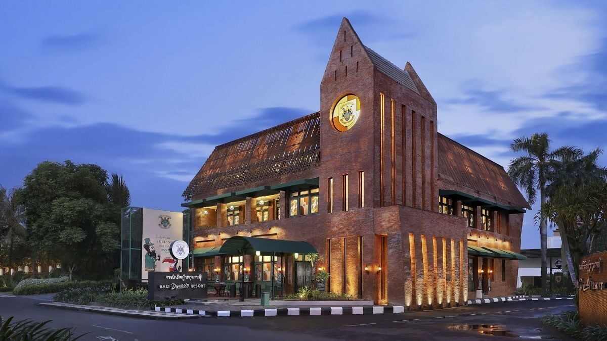 Before You Go to Gracie Kelly's Kuta: Guinness, Bands, Hours