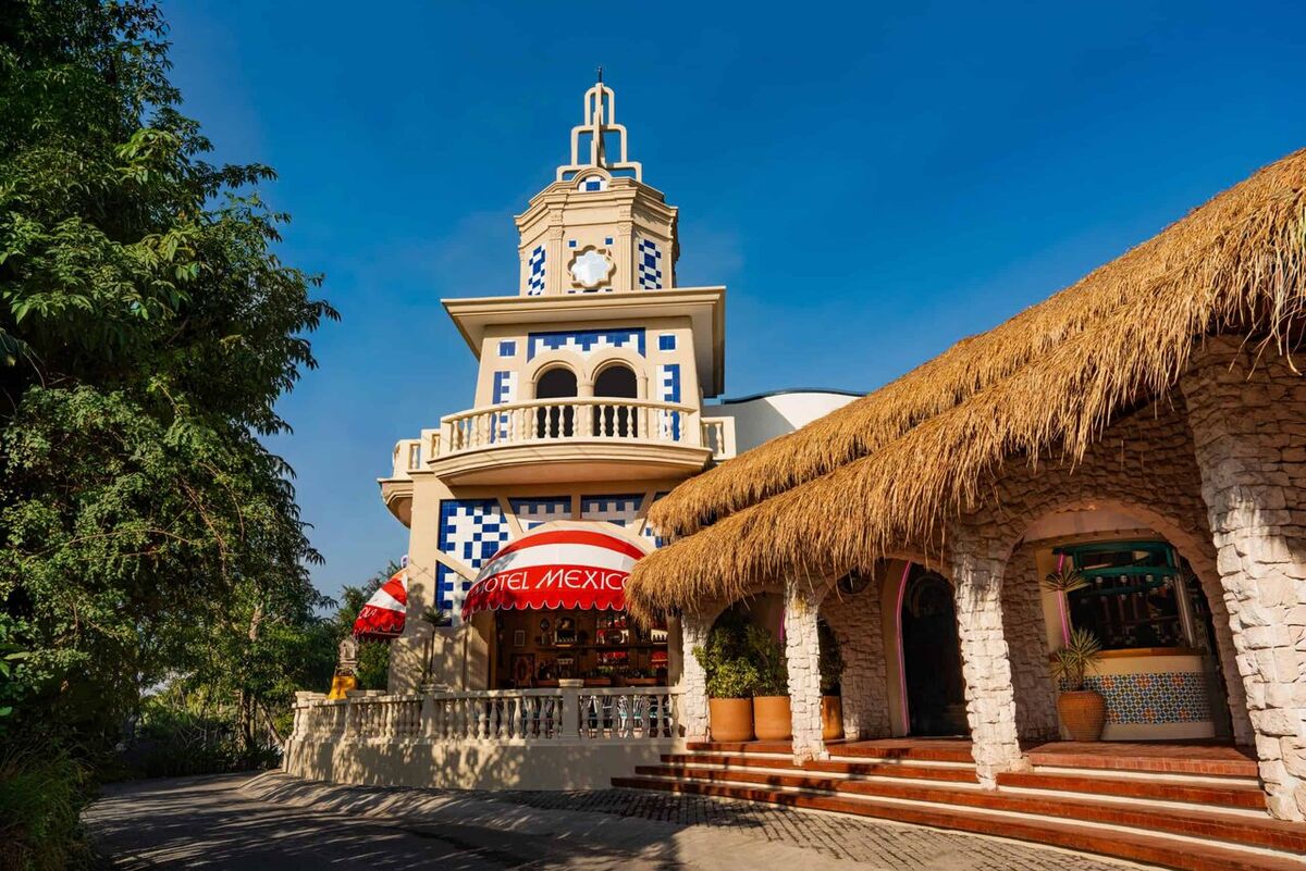 Before You Go to Motel Mexicola Uluwatu: Late Tax, Booking, Parking